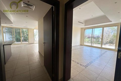 Вилла с 5 спальнями в Al Hamra Village, ОАЭ №20141 13