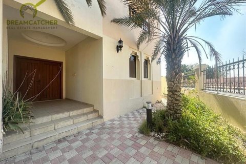 Вилла с 5 спальнями в Al Hamra Village, ОАЭ №20141 6