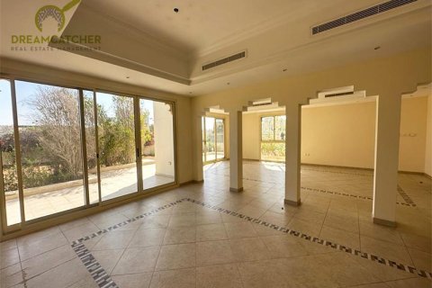Вилла с 5 спальнями в Al Hamra Village, ОАЭ №20141 8