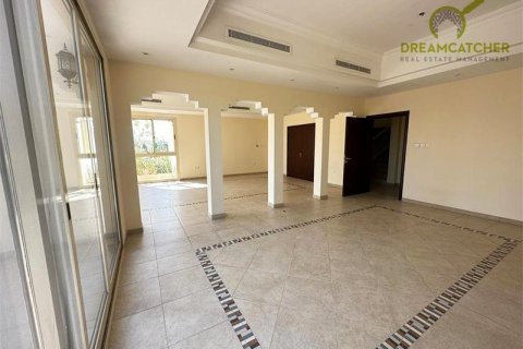 Вилла с 5 спальнями в Al Hamra Village, ОАЭ №20141 10