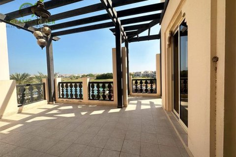 Вилла с 5 спальнями в Al Hamra Village, ОАЭ №20141 3
