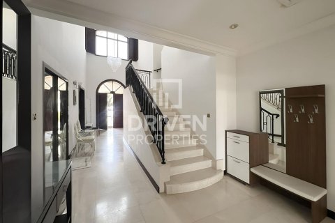 Вилла с 5 спальнями в Garden Homes, ОАЭ №223289 5