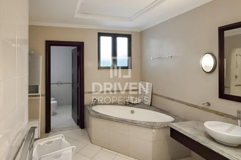 Вилла с 5 спальнями в Garden Homes, ОАЭ №223289 14