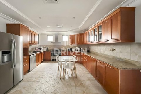 Вилла с 5 спальнями в Garden Homes, ОАЭ №223289 23