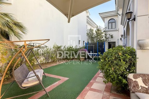 Вилла с 5 спальнями в Garden Homes, ОАЭ №223289 8