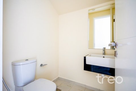 3 bedrooms Townhouse in Dubai, UAE No. 220740 8