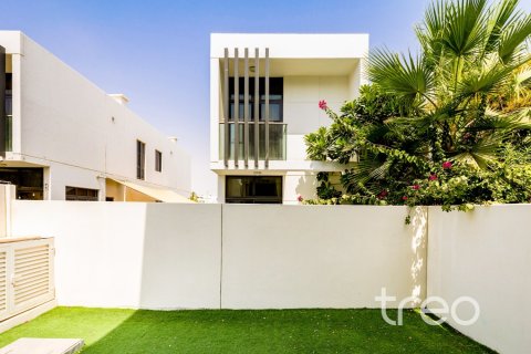 3 bedrooms Townhouse in Dubai, UAE No. 220740 14