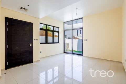 3 bedrooms Townhouse in Dubai, UAE No. 220740 4