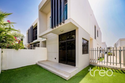 3 bedrooms Townhouse in Dubai, UAE No. 220740 3