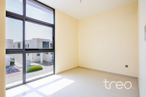 3 bedrooms Townhouse in Dubai, UAE No. 220740 9
