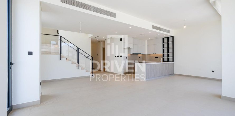 Villa de 3 dormitorios en Golf Grove, UAE No. 207505
