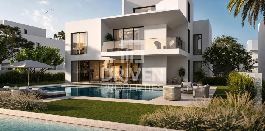 Villa de 4 dormitorios en Dubai, UAE No. 214477