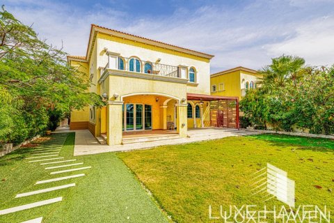 Villa de 3 chambres à Legacy, UAE No. 14016 30