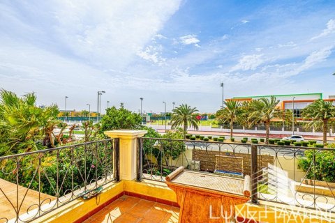 Villa de 3 chambres à Legacy, UAE No. 14016 25
