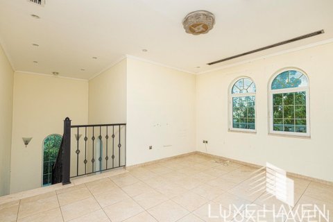 Villa de 3 chambres à Legacy, UAE No. 14016 4