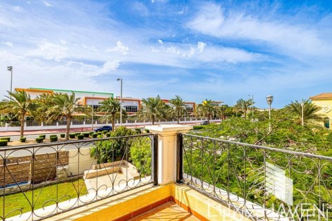 Villa de 3 chambres à Legacy, UAE No. 14016 26