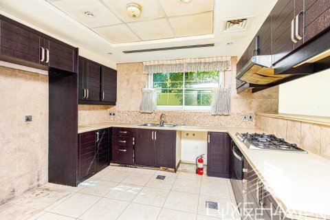 Villa de 3 chambres à Legacy, UAE No. 14016 7