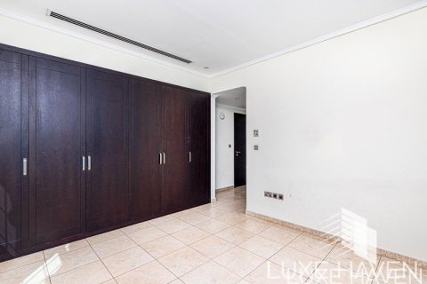 Villa de 3 chambres à Legacy, UAE No. 14016 13