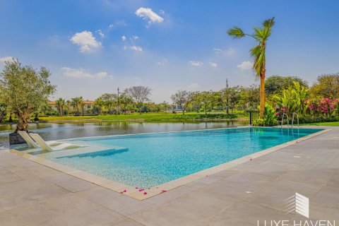 Вилла с 5 спальнями в Jumeirah Islands, ОАЭ №14416 3