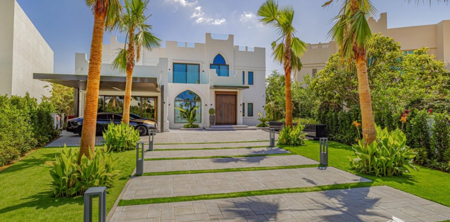 Villa de 5 dormitorios en Jumeirah Islands, UAE No. 14416