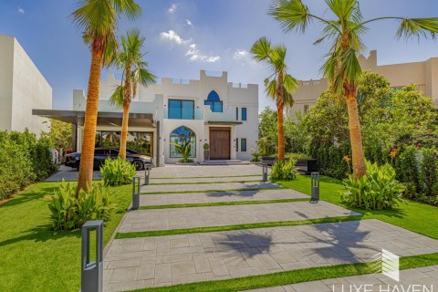 Вилла с 5 спальнями в Jumeirah Islands, ОАЭ №14416