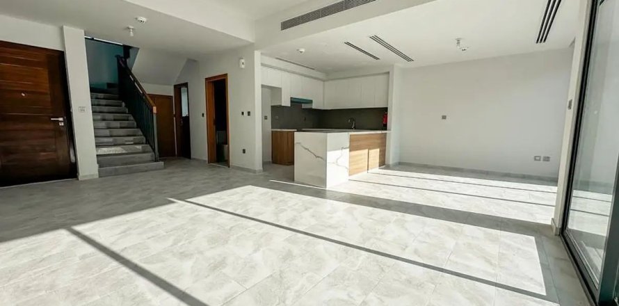 3 bedrooms Townhouse in Dubai, UAE No. 219175