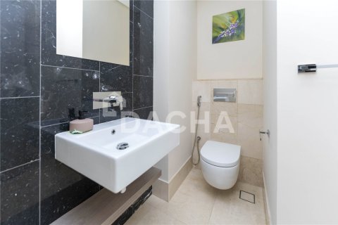 Apartment de 2 dormitorios en The Crescent, UAE No. 207822 9