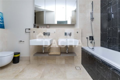 Apartment de 2 dormitorios en The Crescent, UAE No. 207822 13