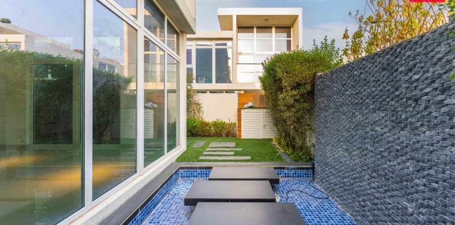 Villa de 6 dormitorios en Dubai, UAE No. 205693