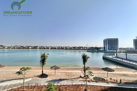 Вилла с 4 спальнями в Mina Al Arab, ОАЭ №75379 25
