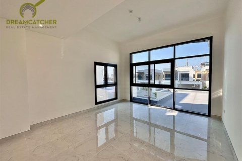 Вилла с 4 спальнями в Mina Al Arab, ОАЭ №75379 6