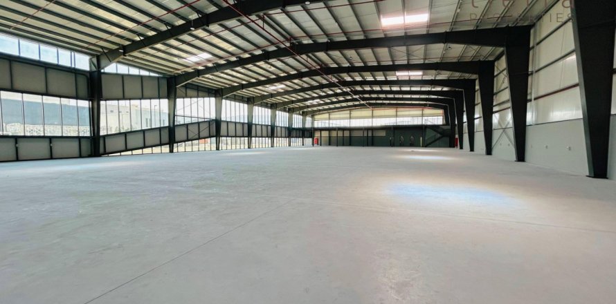 Warehouse de 3530.3m² en Phase 2, UAE No. 47663
