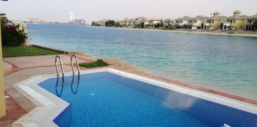 4 غرف نوم فيلا في Garden Homes, الإمارات العربية المتحدة رقم 14808