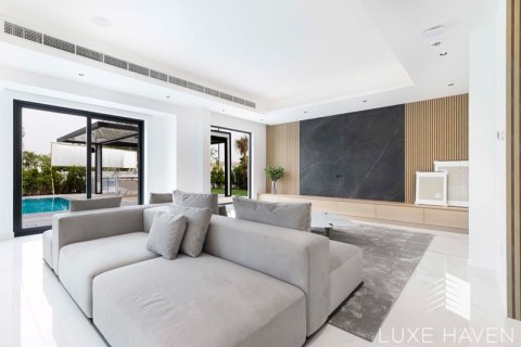 4 bedrooms Villa in Jumeirah Islands, UAE No. 14017 3