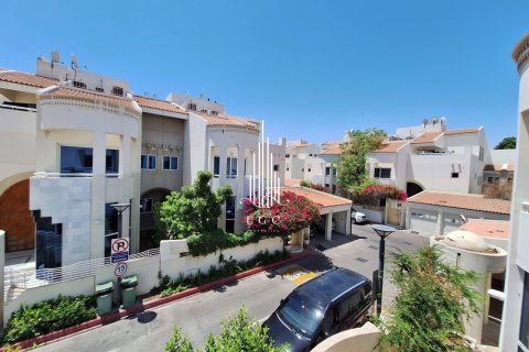 7 bedrooms Villa in Abu Dhabi, UAE No. 29189