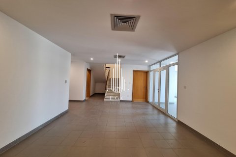 Villa de 7 dormitorios en Abu Dhabi, UAE No. 29189 24