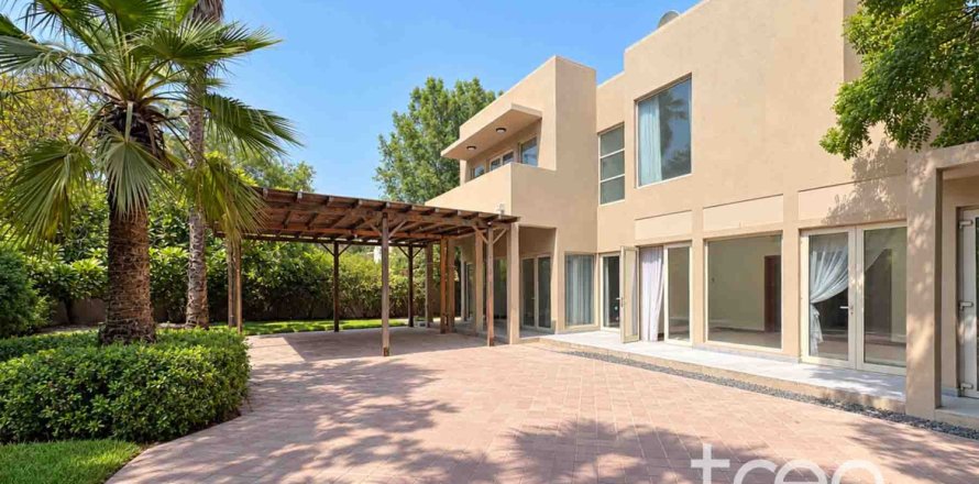 Villa de 3 chambres à Saheel, UAE No. 220797