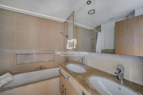 Квартира с 3 спальнями в Burj Vista, ОАЭ №33587 18
