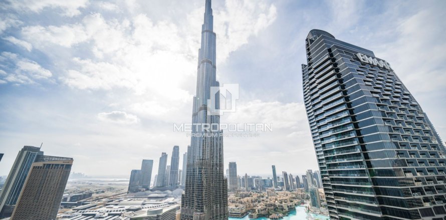 Квартира с 3 спальнями в Burj Vista, ОАЭ №33587