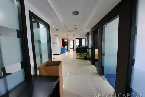233.9m² Office in Lake Allure, UAE No. 5970 16
