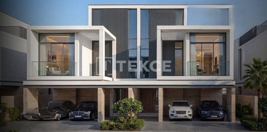 5 bedrooms Villa in Dubai Land, UAE No. 142250