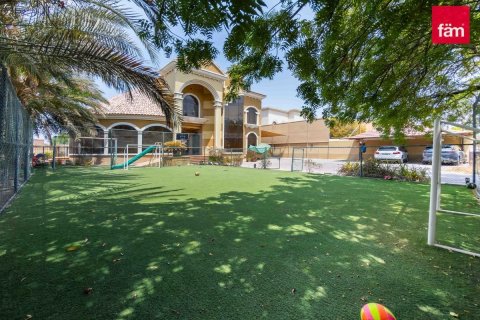5 bedrooms Villa in Dubai, UAE No. 203169 19