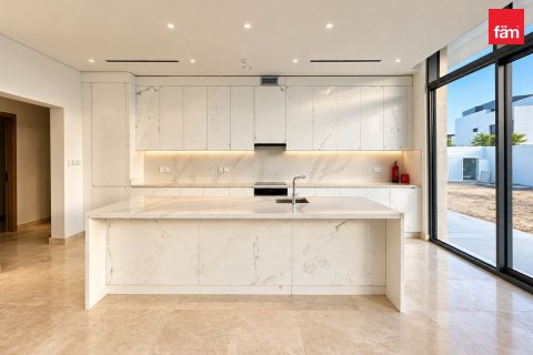 5 bedrooms Villa in Dubai, UAE No. 213352 3