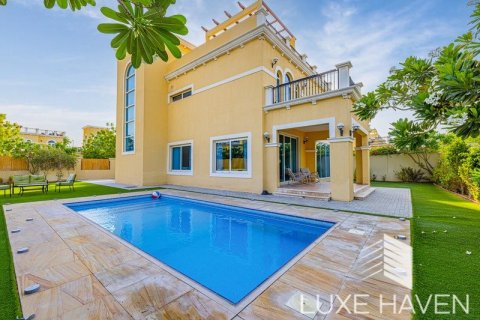 Villa de 4 chambres à Legacy Nova Villas, UAE No. 10621