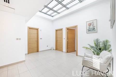 Вилла с 4 спальнями в Legacy Nova Villas, ОАЭ №10621 12