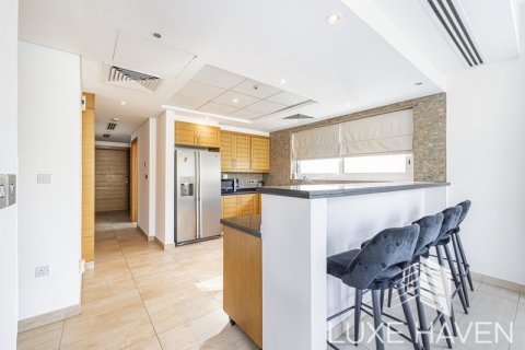 Вилла с 4 спальнями в Legacy Nova Villas, ОАЭ №10621 10