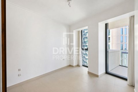 Квартира с 2 спальнями в Burj Vista, ОАЭ №218633 6
