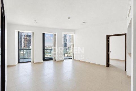 Apartment de 2 dormitorios en Burj Vista, UAE No. 218633