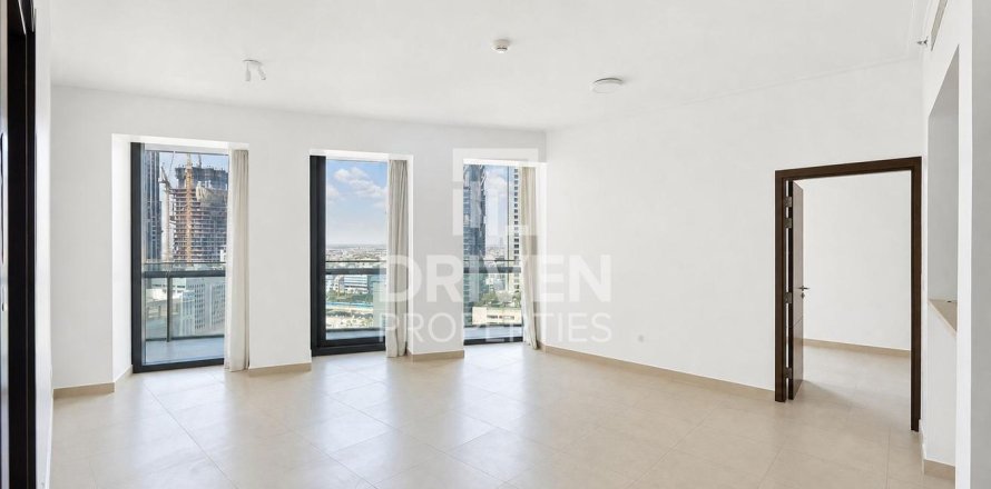 Квартира с 2 спальнями в Burj Vista, ОАЭ №218633