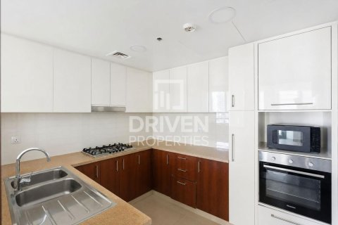 Квартира с 2 спальнями в Burj Vista, ОАЭ №218633 5